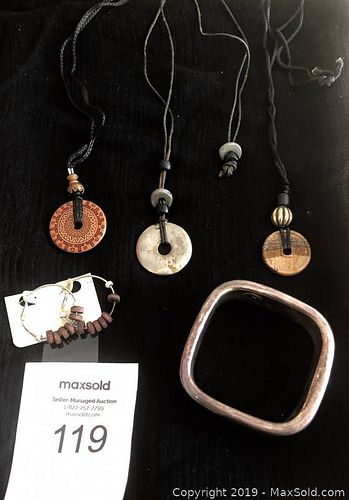 Lot #0119 (1 of 3)