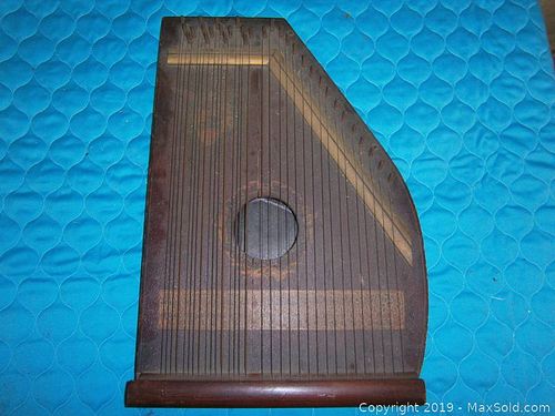 Lot #0069 (1 of 4)