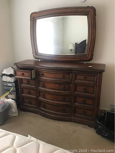 Lot #0155 (1 of 19)