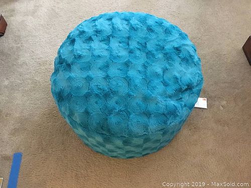 Lot #0185 (1 of 6)