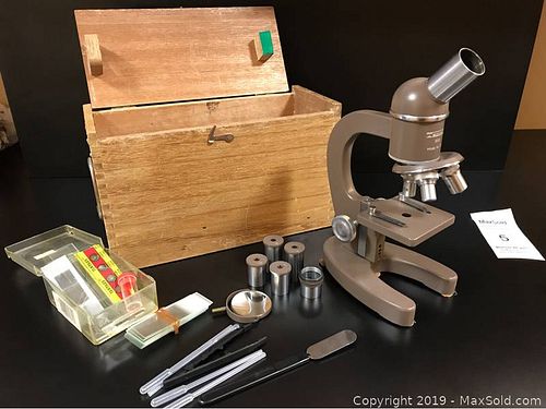 Lot #0005 (1 of 12)