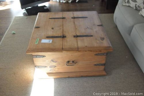 Lot #0374 (1 of 8)