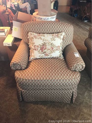 Lot #0666 (1 of 8)