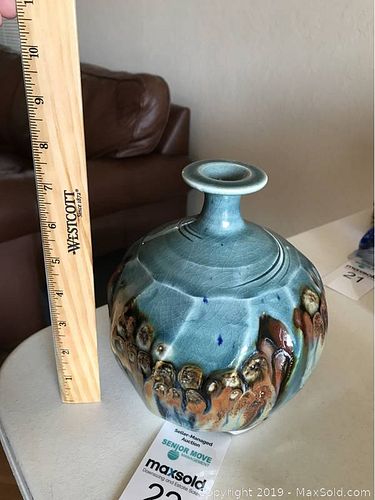 Lot #0022 (1 of 3)