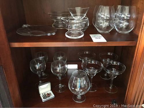 Lot #0032 (1 of 5)