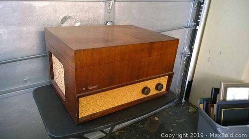 Lot #0019 (1 of 3)