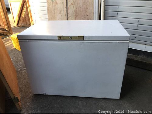 Lot #0018 (1 of 5)