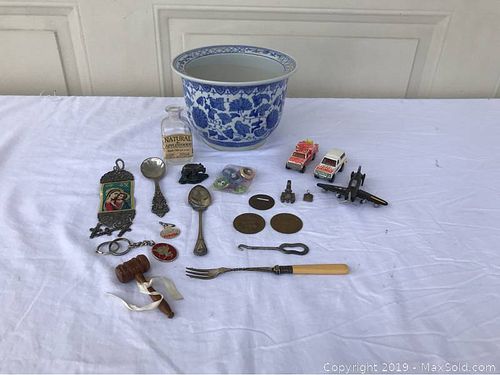 Lot #0047 (1 of 14)