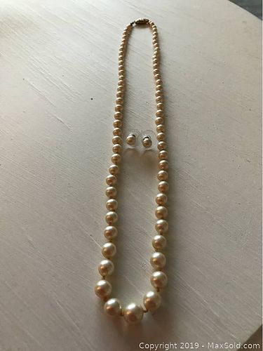 Lot #0057 (1 of 6)