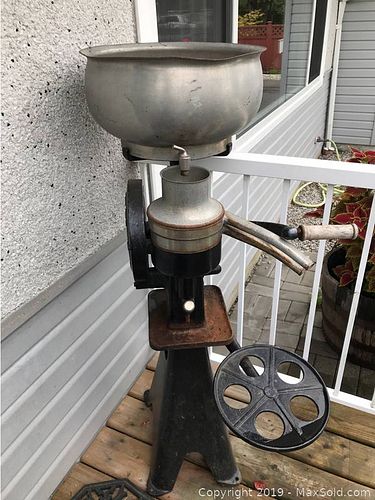 Lot #0096 (1 of 6)