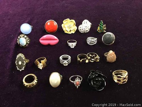 Lot #0012 (1 of 4)
