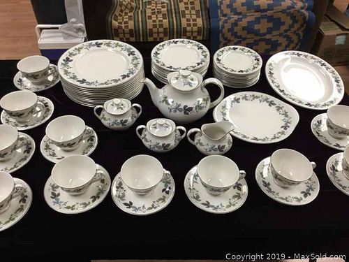Lot #0024 (1 of 5)