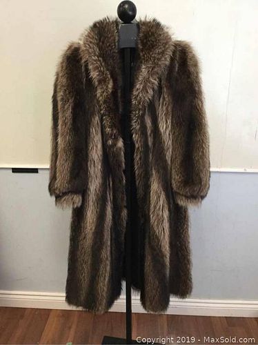Lot #0103 (1 of 4)