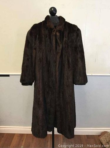 Lot #0108 (1 of 3)
