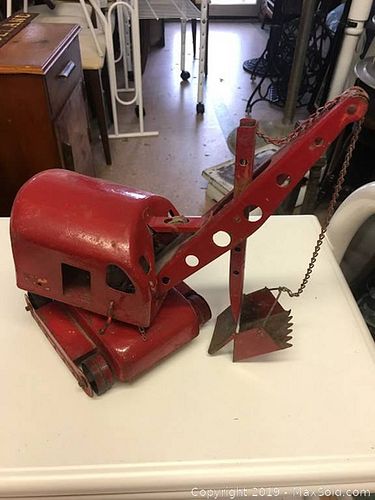 Lot #0042 (1 of 5)