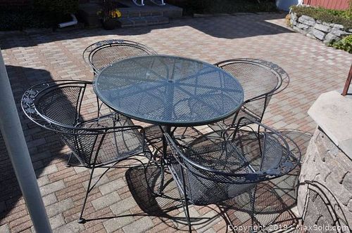 Lot #0395 (1 of 8)