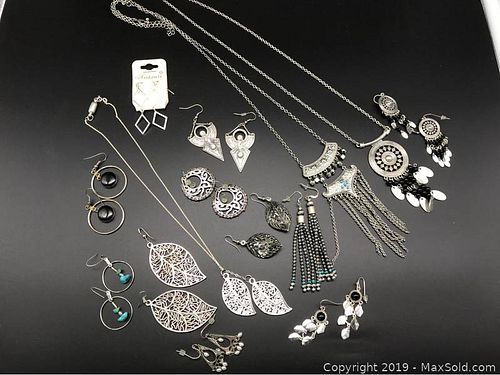 Lot #0082 (1 of 11)