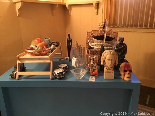 Lot #0067 (1 of 12)
