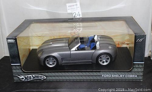Lot #0024 (1 of 8)