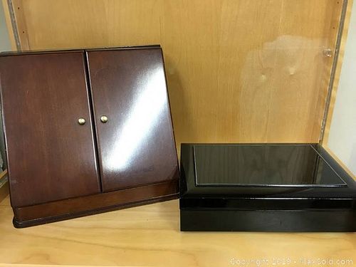 Lot #0074 (1 of 5)