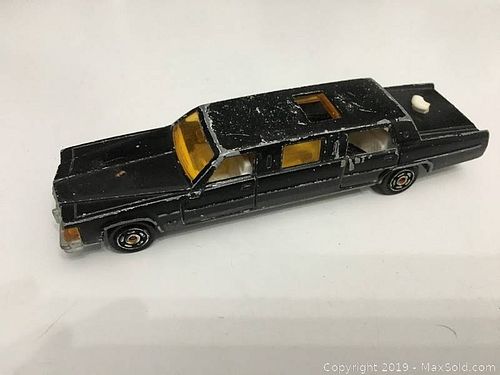 Lot #0047 (1 of 7)
