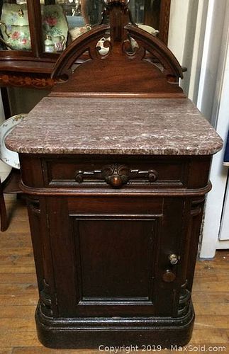 Lot #0086 (1 of 4)