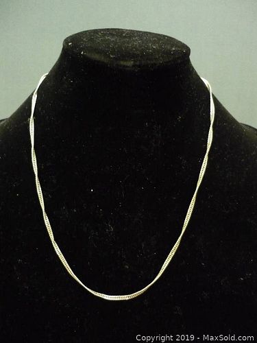 Lot #0004 (1 of 4)