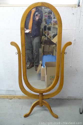 Lot #0090 (1 of 4)
