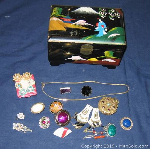 Lot #0012 (1 of 4)