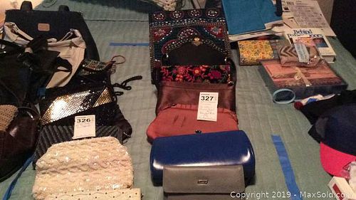 Lot #0327 (1 of 4)