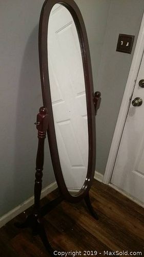 Lot #0328 (1 of 2)