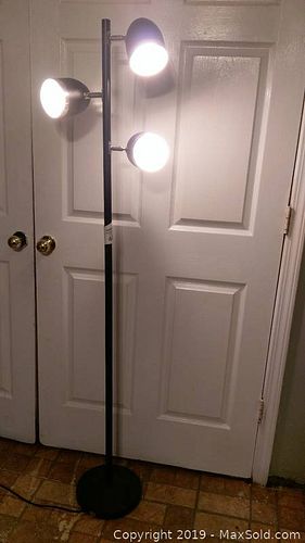 Lot #0401 (1 of 3)