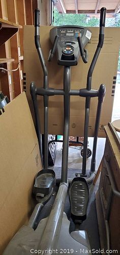 Lot #0018 (1 of 7)