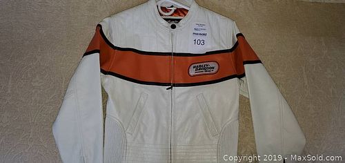 Lot #0103 (1 of 3)
