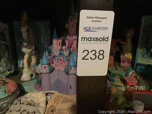 Lot #0238 (1 of 4)