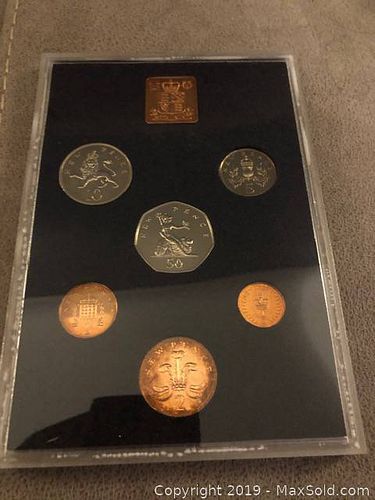 Lot #0018 (1 of 2)