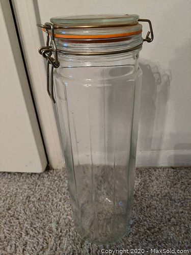 Lot #0022 (1 of 4)
