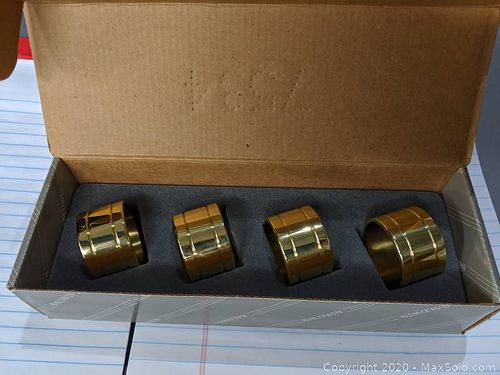 Lot #0052 (1 of 2)