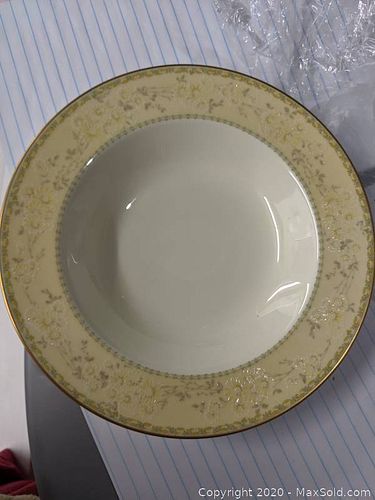 Lot #0053 (1 of 4)