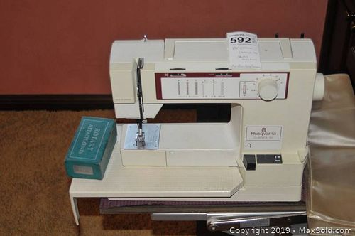 Lot #0592 (1 of 7)