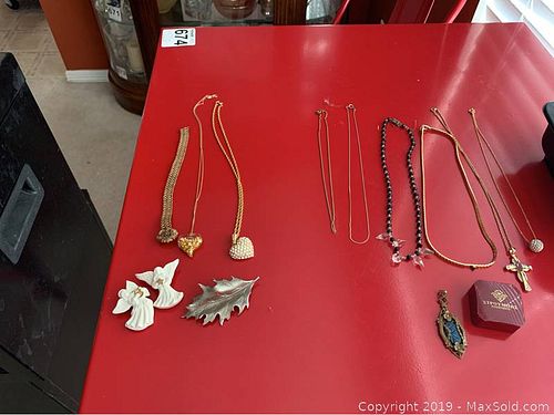 Lot #0679 (1 of 19)