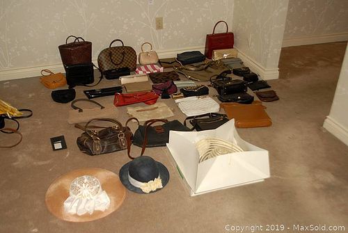 Lot #0067 (1 of 11)