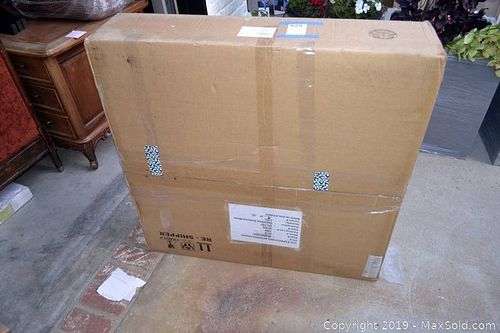 Lot #0525 (1 of 4)