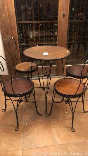 Lot #0644 (1 of 21)