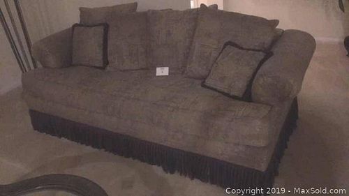 Lot #0004 (1 of 2)