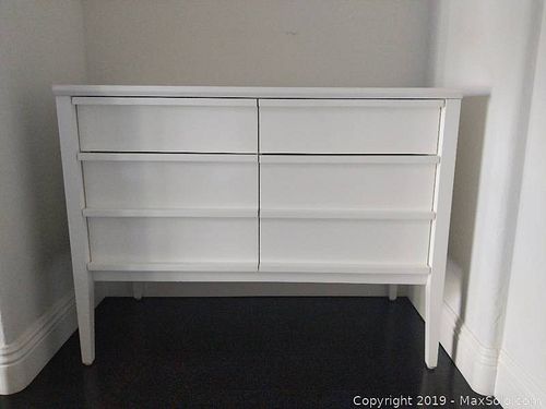 Lot #0546 (1 of 8)