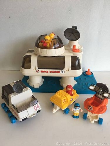 Lot #0093 (1 of 5)