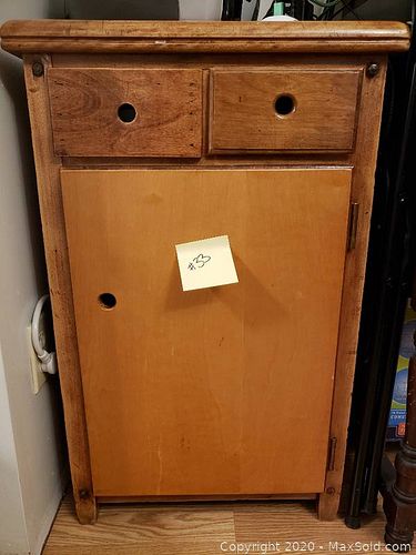 Lot #0033 (1 of 4)
