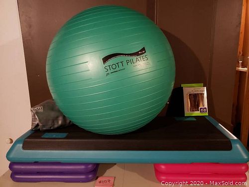 Lot #0157 (1 of 3)