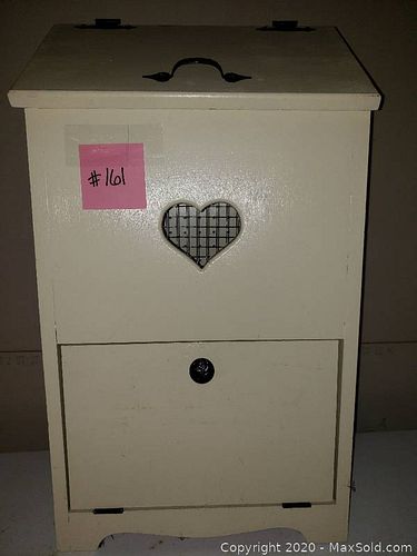 Lot #0161 (1 of 2)